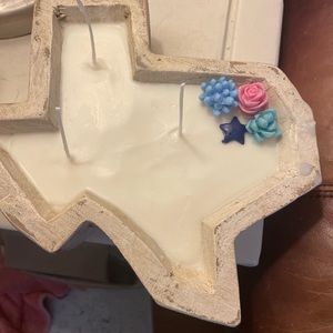 Distressed wood dough bowl candles